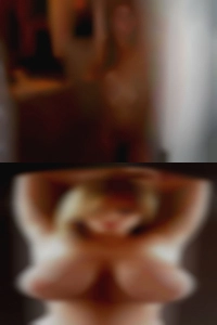Hot open sexy females.